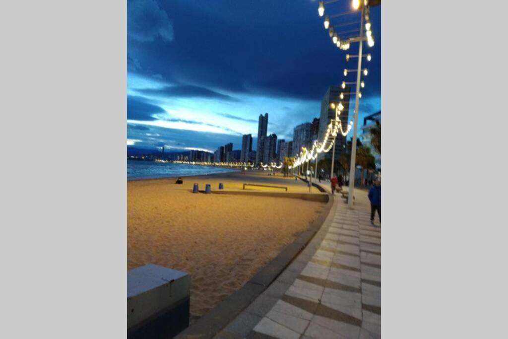Appartement Vue Sur Mer Avenue De L'Europe Benidorm Esterno foto